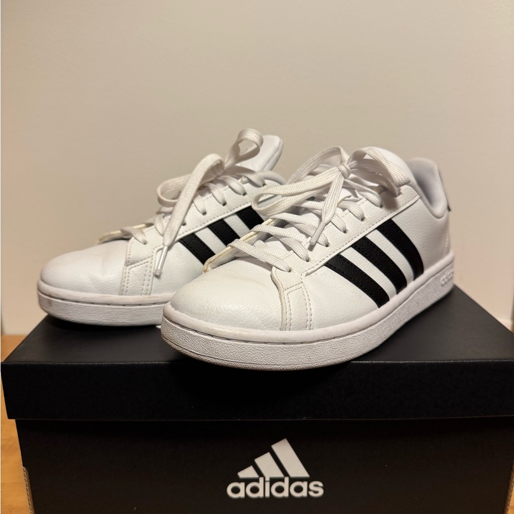 Adidas Grand Court Sneakers